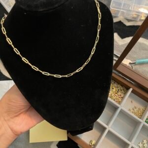 Paper clip chain